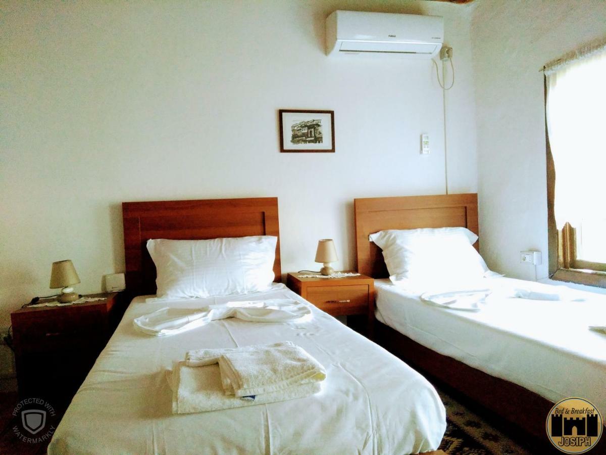 Bed & Breakfast Josiph Berat Exteriör bild