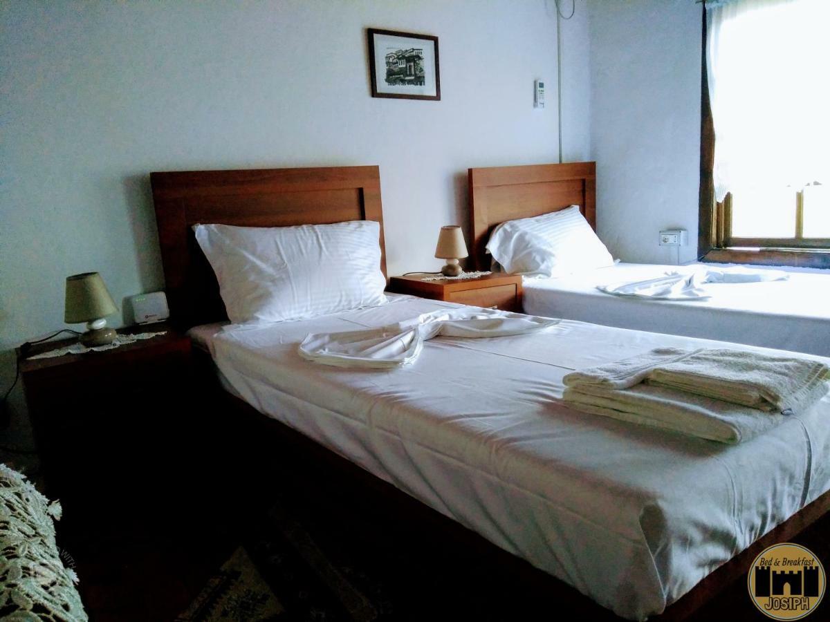 Bed & Breakfast Josiph Berat Exteriör bild