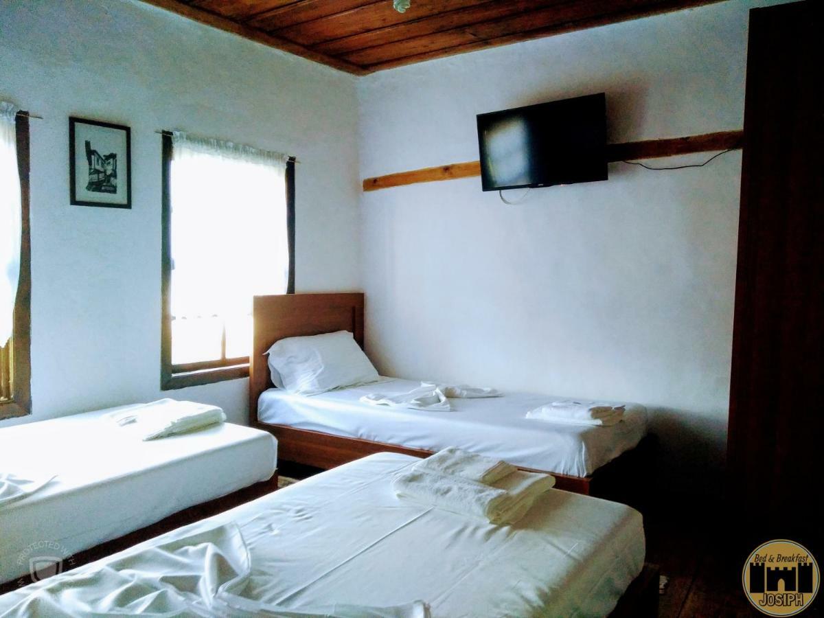 Bed & Breakfast Josiph Berat Exteriör bild