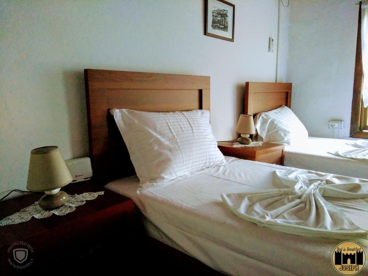 Bed & Breakfast Josiph Berat Exteriör bild