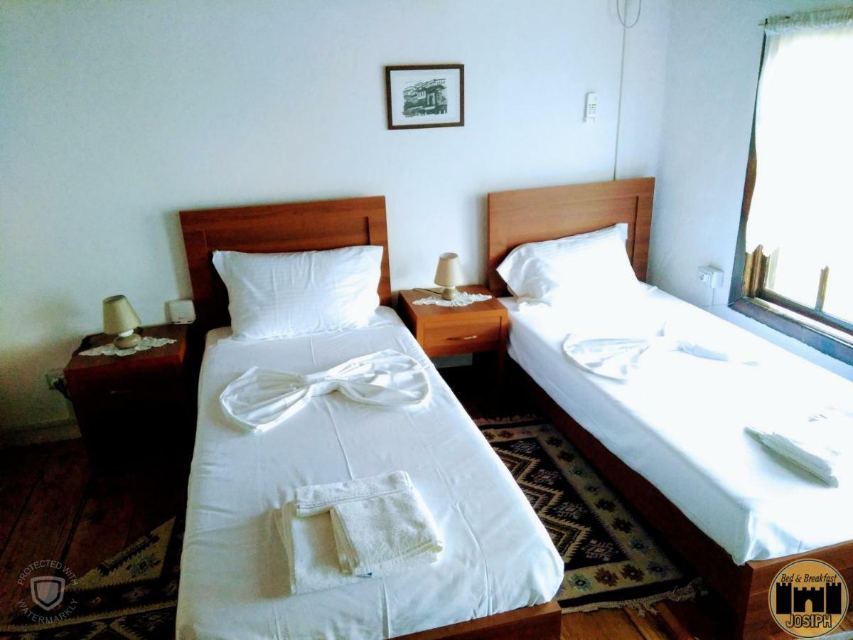 Bed & Breakfast Josiph Berat Exteriör bild