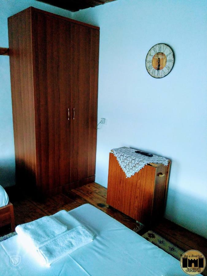 Bed & Breakfast Josiph Berat Exteriör bild