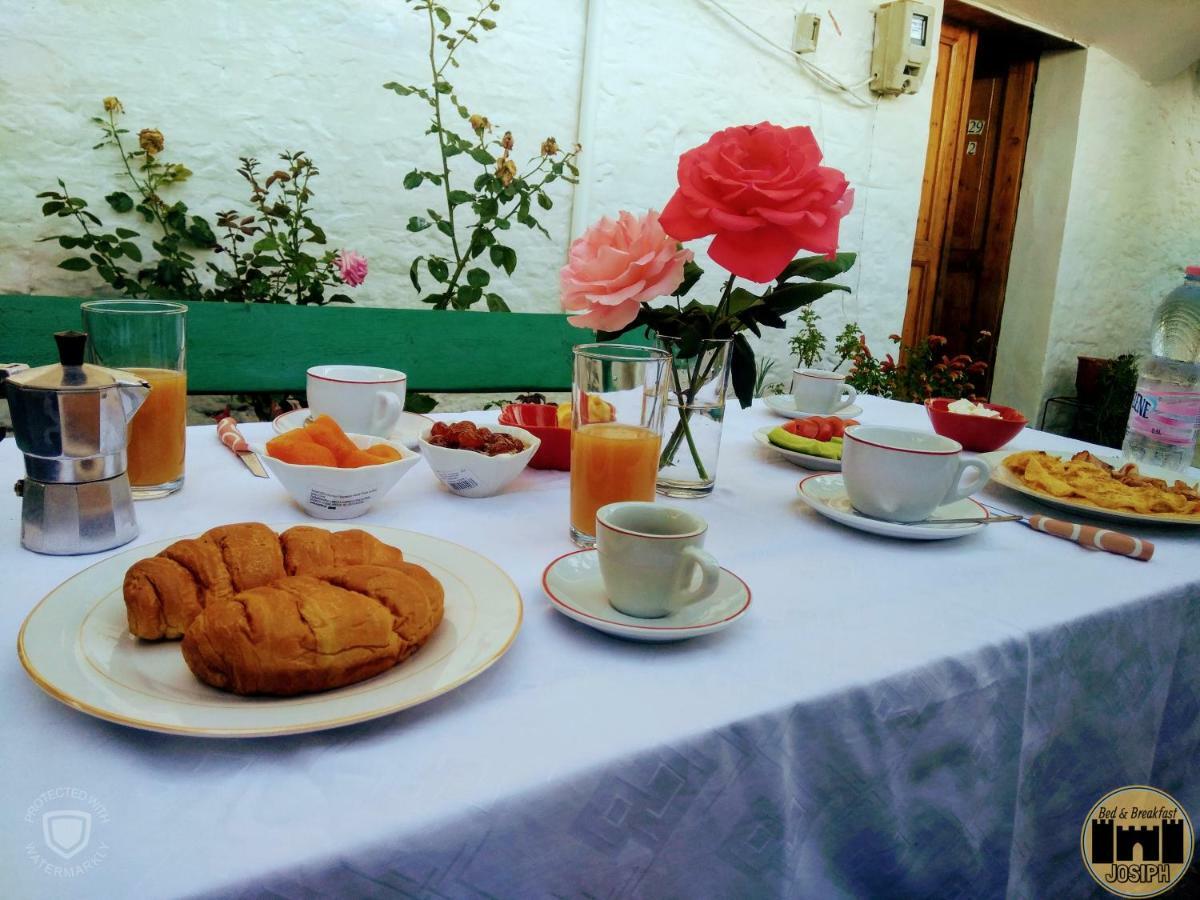 Bed & Breakfast Josiph Berat Exteriör bild