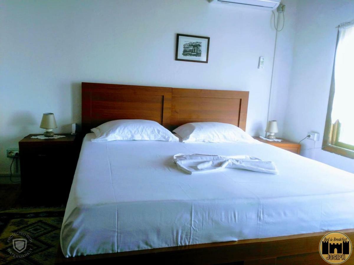 Bed & Breakfast Josiph Berat Exteriör bild